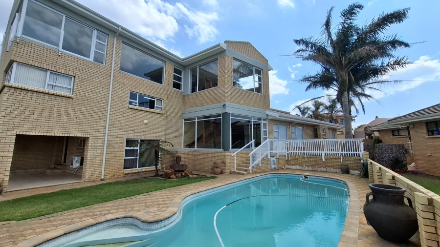 4 Bedroom Property for Sale in Menkenkop Western Cape